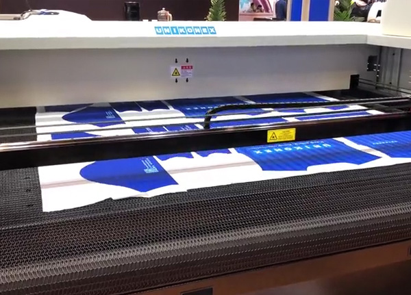 Speedy laser cutting in sublimated sportswear